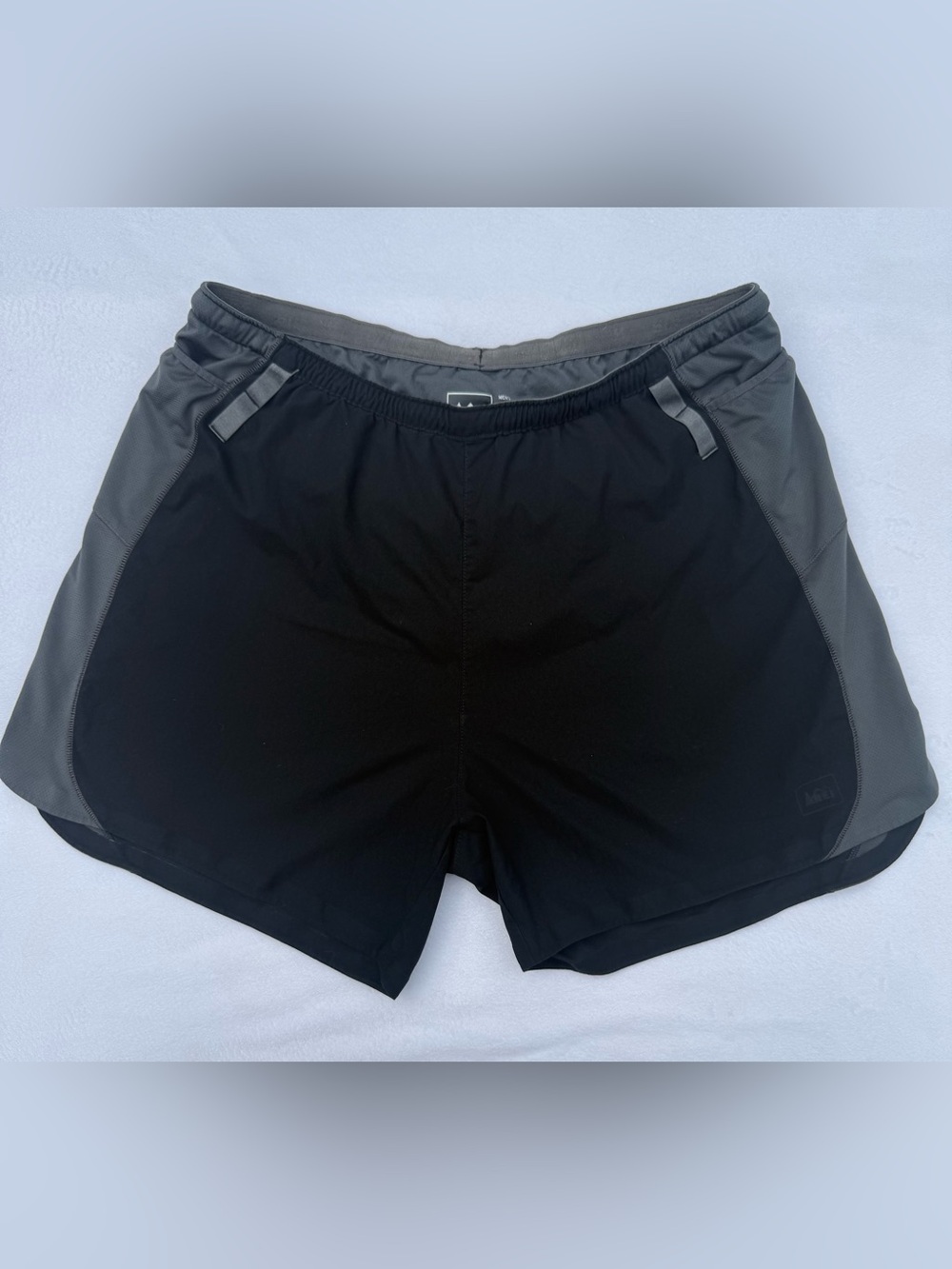 Men’a REI active shorts